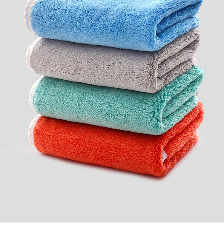 PlushEdge Towel Set